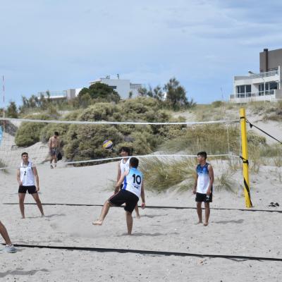 Juegos Universitarios de playa, año 2022. Imagen extraída del Facebook Uni Puerto Madryn
