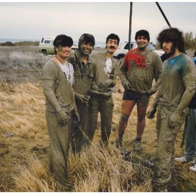 Osvaldo Kuhn; Daniel Caneo. Septiembre de 1990, Facultad de Ingeniería. Cots sumaré luego de un juego. Sede Comodoro Rivadavia