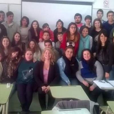 Yolanda Franco. Estudiantes de la Licenciatura en Comunicación Social de la Facultad de Humanidades y Ciencias Sociales. Sede Trelew