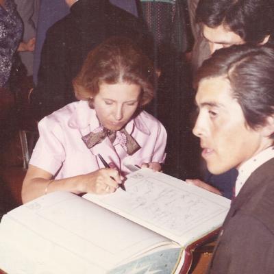 Universidad privada. Colación de grado, año 1975. Museo Nacional del Petróleo 